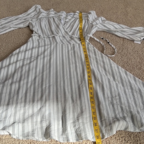 New! Calvin Klein SZ 8, white/grey striped faux wrap dress. - Picture 7 of 11